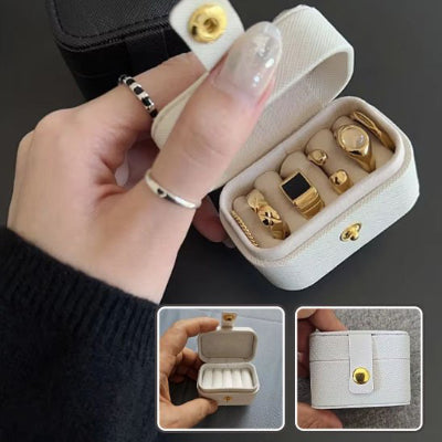 Boite a bijoux blanc femme montre l'intérieur avec et sans bijou