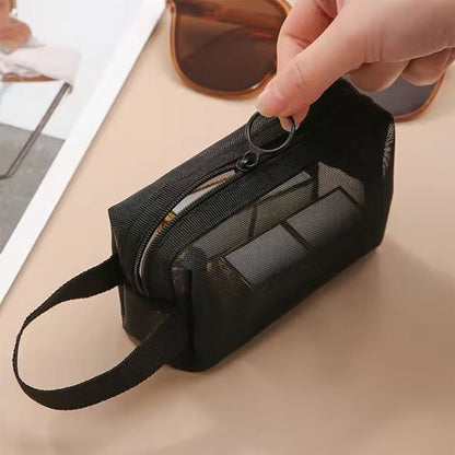 Trousse de maquillage femme ouvre la trousse