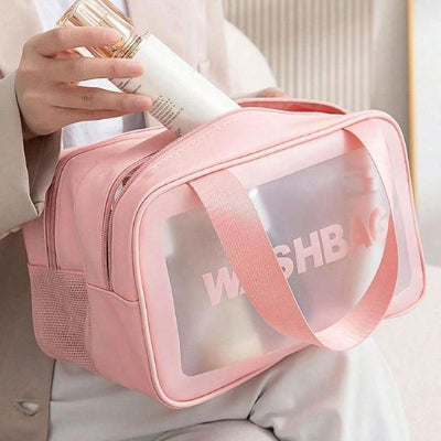 Trousse de toilette femme range ces affaires 