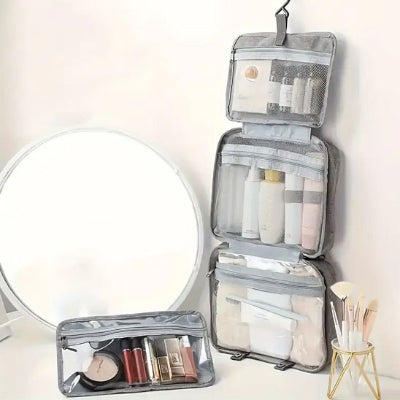 Trousse de toilette gris accrocher au mur