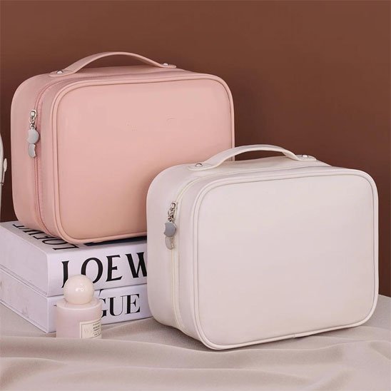 Trousse maquillage beige et rose fermé